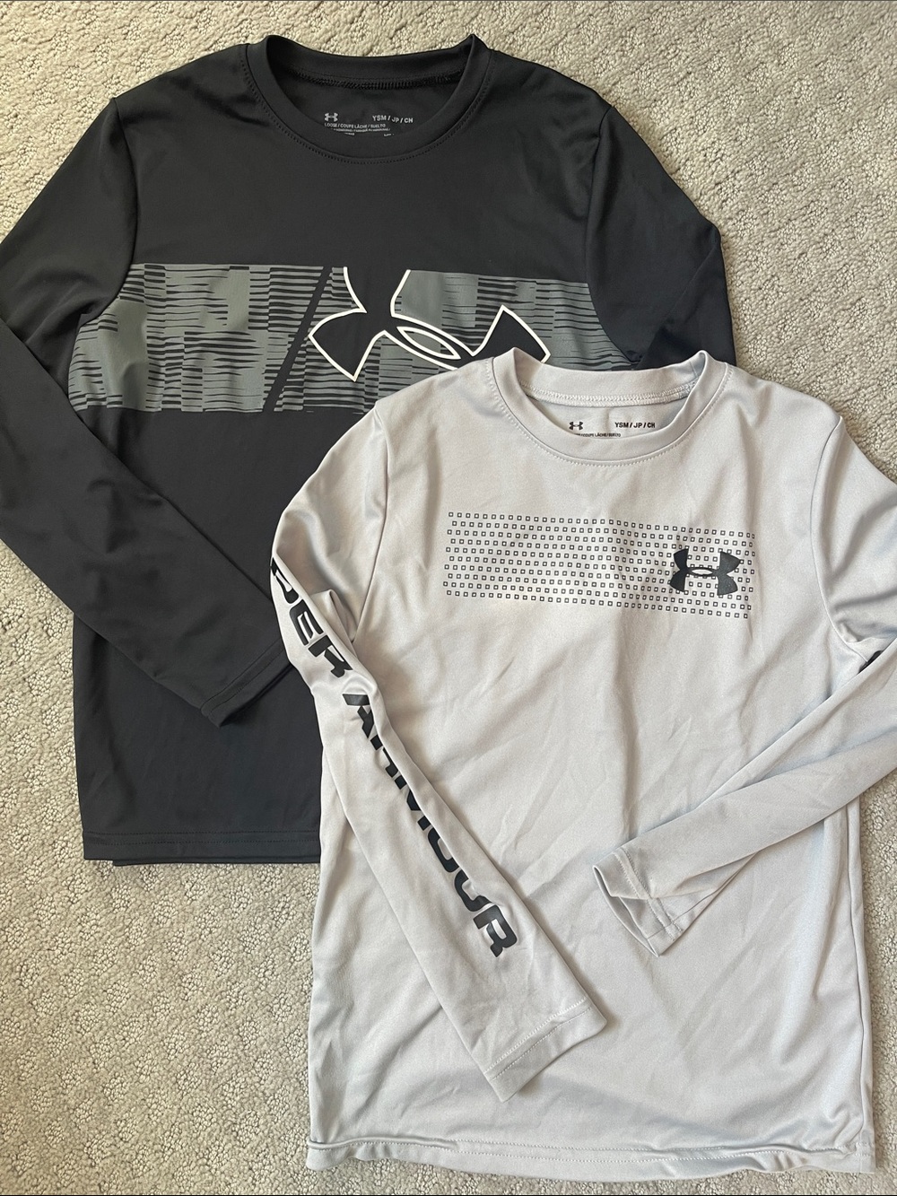 Under Armour youth Long Sleeve Performance Tees - Black & Light Gray